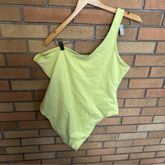 Good American Key Lime One Shoulder One Piece Swimsuit Size 6 (3XL) - Picture 3 of 4